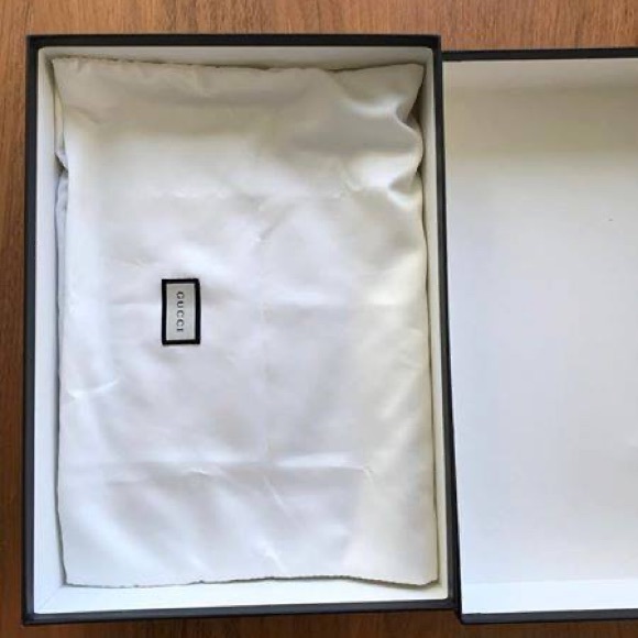 Limited Edition GUCCI Rainbow GG Supreme Clutch - Picture 8 of 8